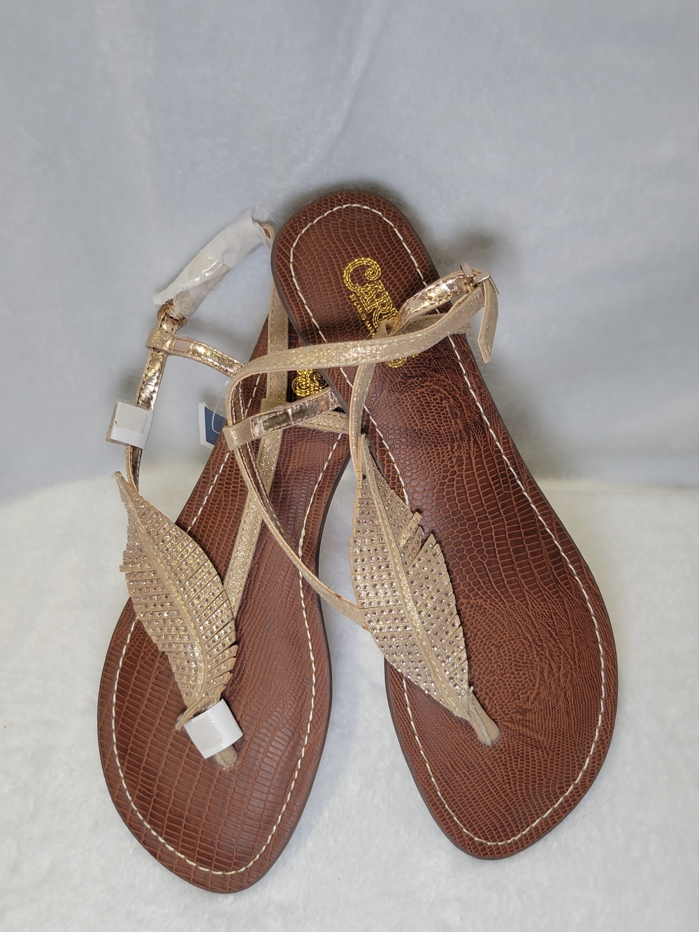 NWT Carlos by Carlos Santana Gold Leaf T-Strap Sandals Size 7